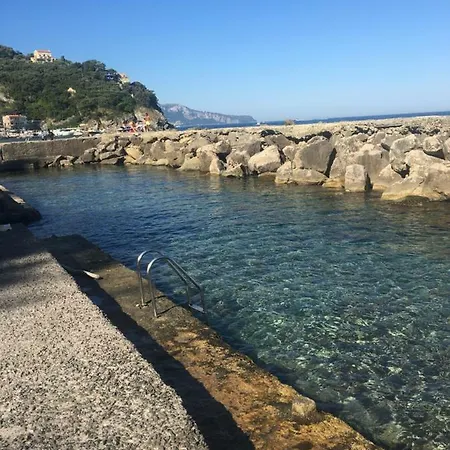 Relais Del Mare Con Terrazza Fronte Mare Free Parking Apartment Massa Lubrense Exterior photo