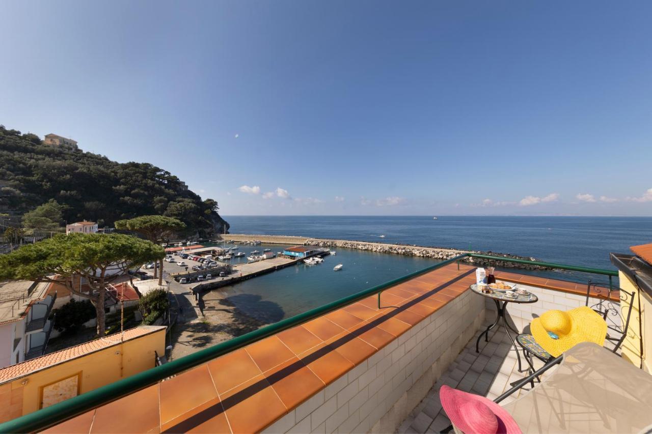 Relais Del Mare Con Terrazza Fronte Mare Free Parking Apartment Massa Lubrense