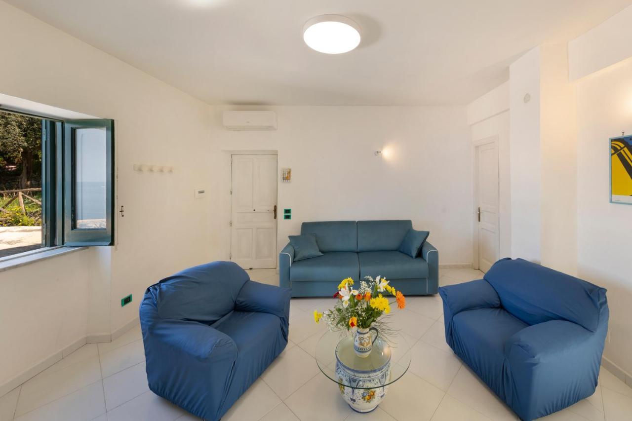 Relais Del Mare Con Terrazza Fronte Mare Free Parking Apartment