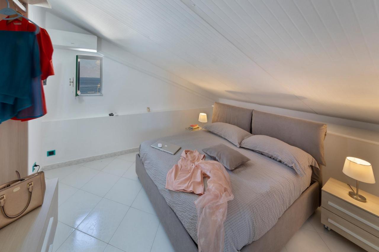 Relais Del Mare Con Terrazza Fronte Mare Free Parking Apartment Massa Lubrense